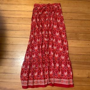 ✨ NWT Fun and Flowy Maxi Skirt ✨